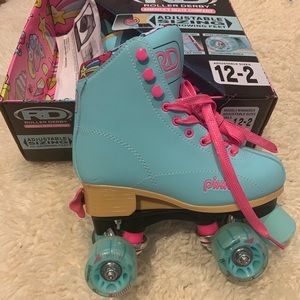 Brand New in Box Girls Roller Derby Roller Skates